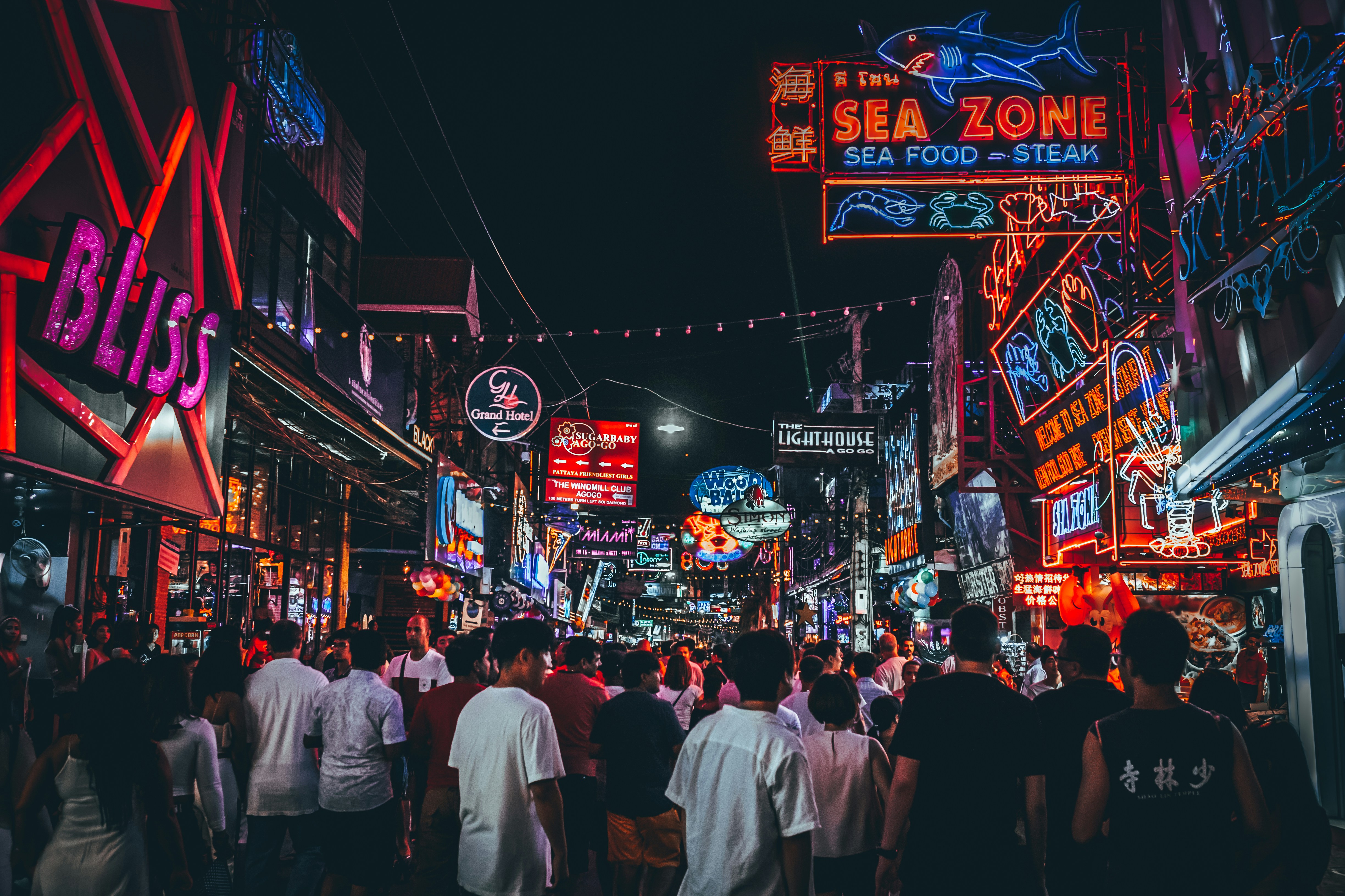 Pattaya in 3 Days: Coastlines, Islands & Evening Lights