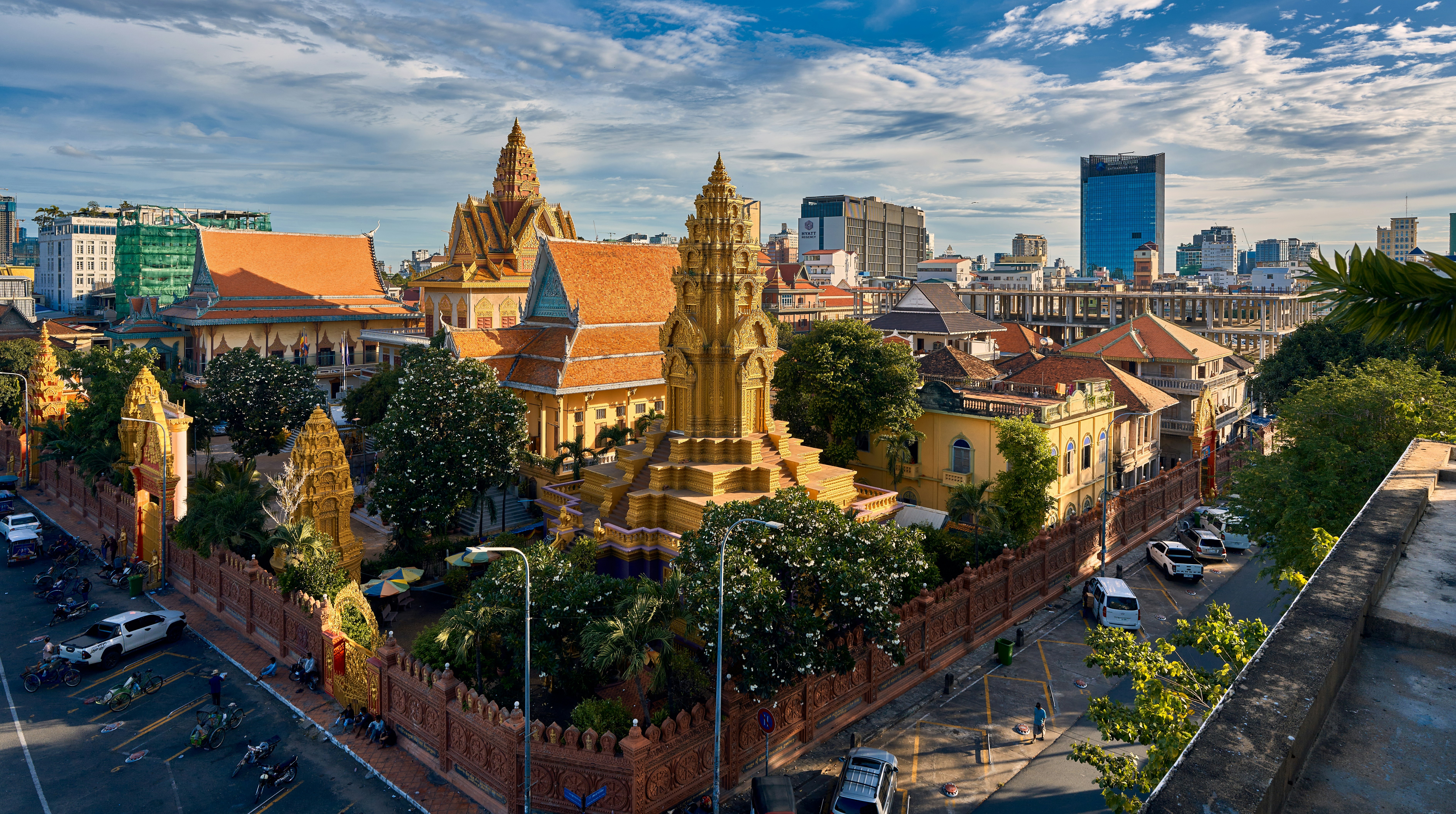 Phnom Penh in 3 Days: Where History Speaks Softly